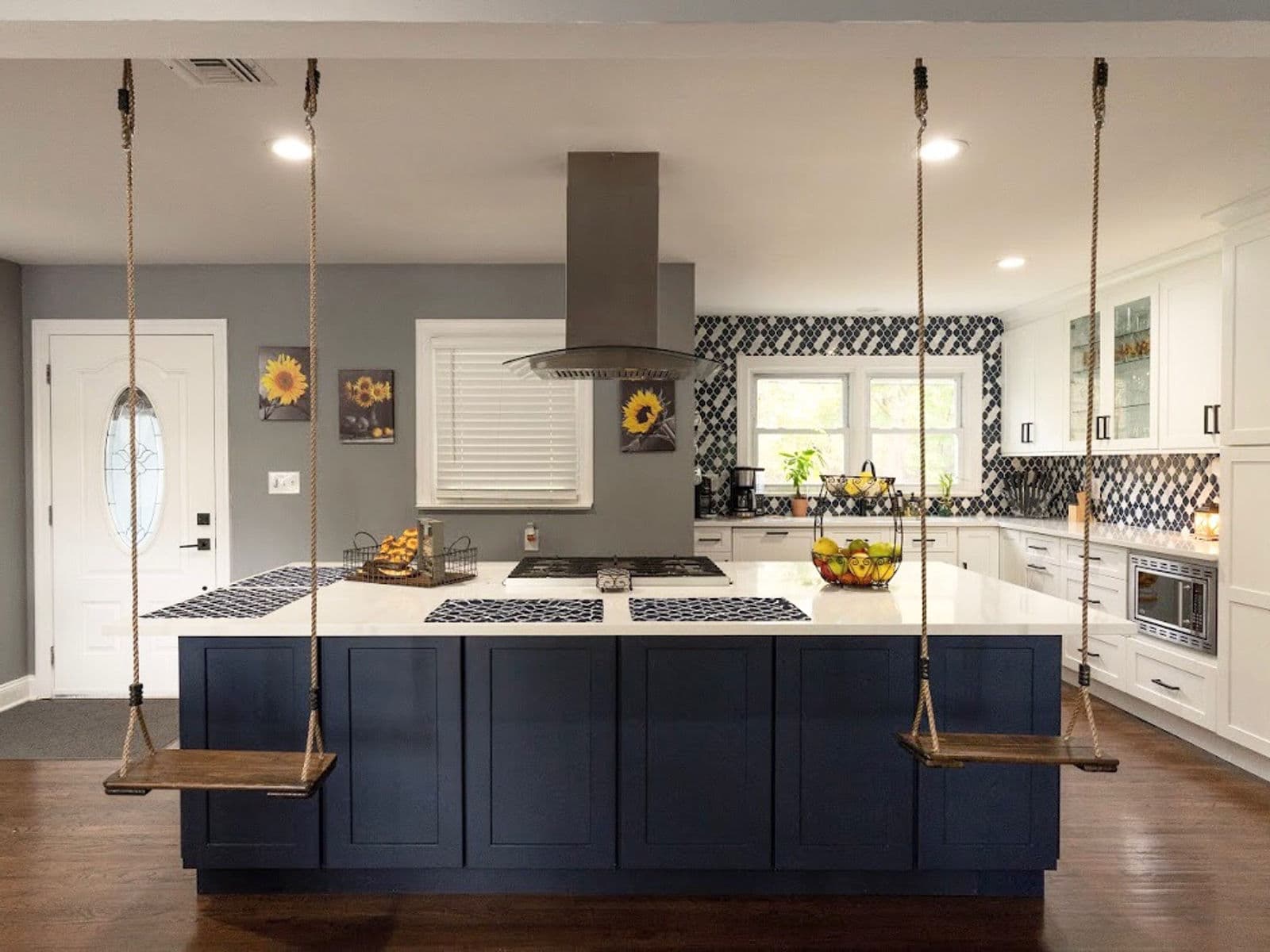 Spa-style primary bath — Transitional design inspiration